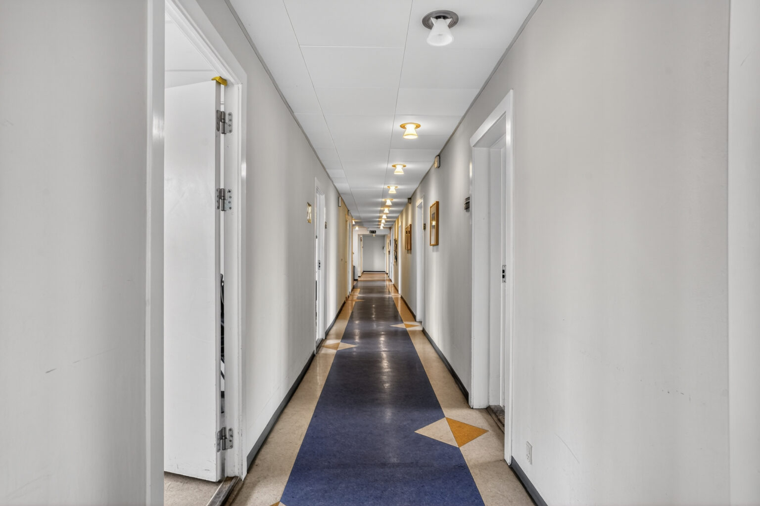 Hovedvejen_140-146_Opgang_19